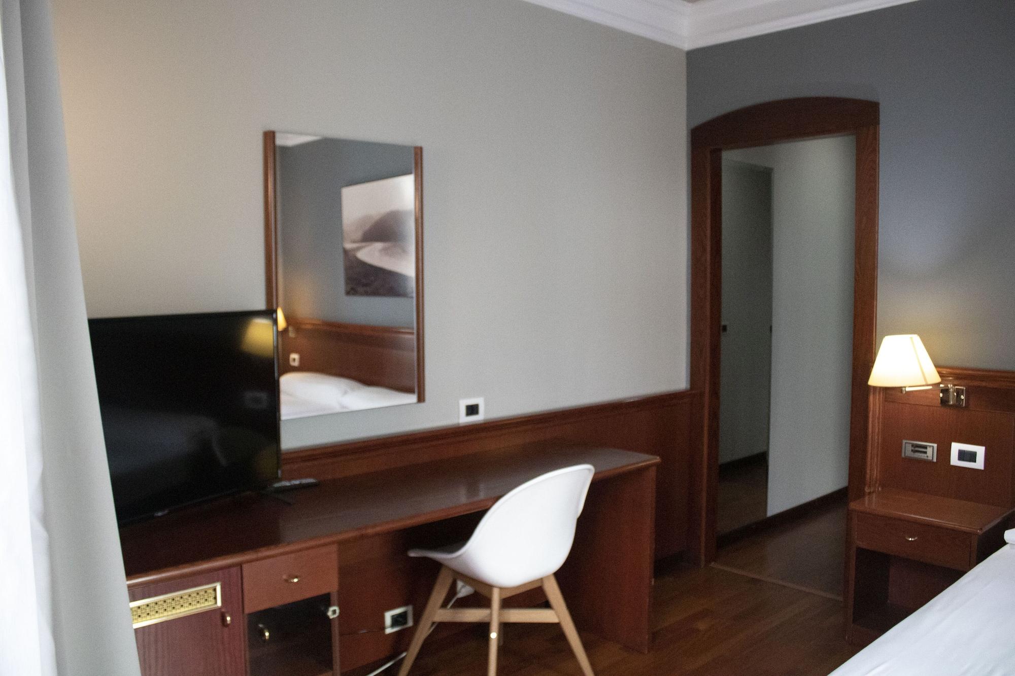 Hotel Alda El Suizo Ferrol Luaran gambar