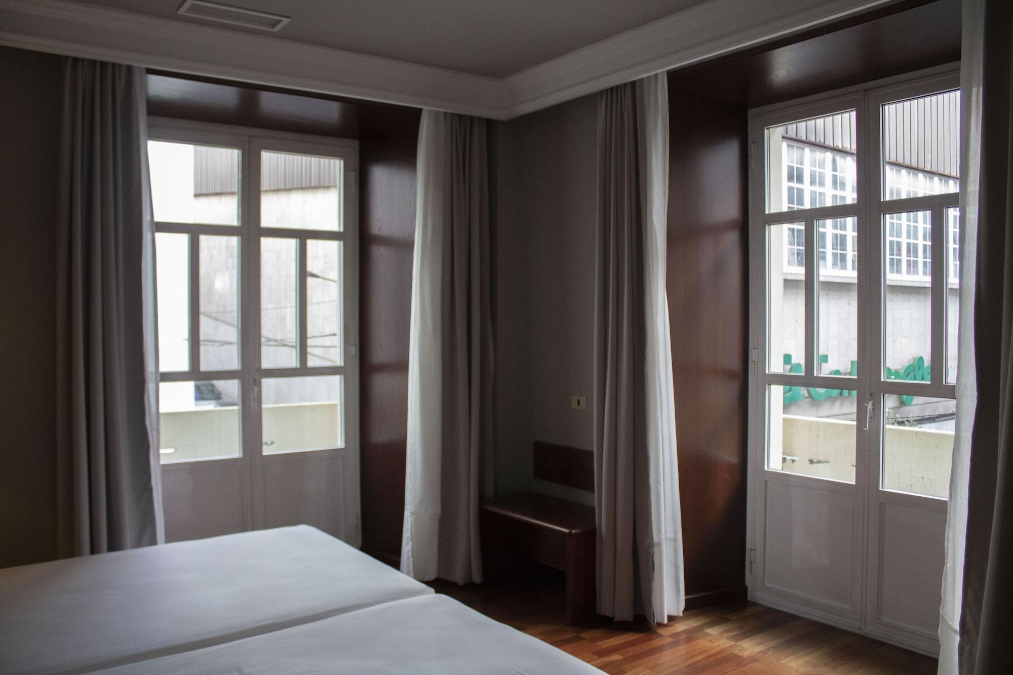 Hotel Alda El Suizo Ferrol Luaran gambar